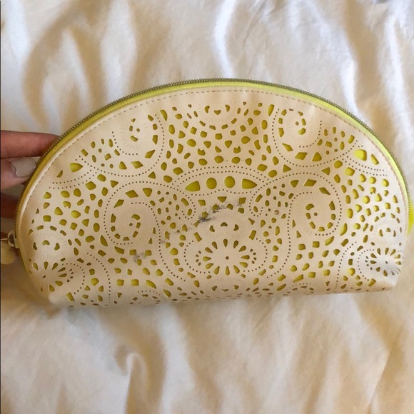 Leather makeup catch all cut out pouch - Picture 3 of 3